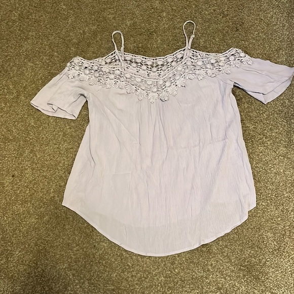 Jolt Pale Purple Cold Shoulder Blouse Size Medium - Picture 6 of 8